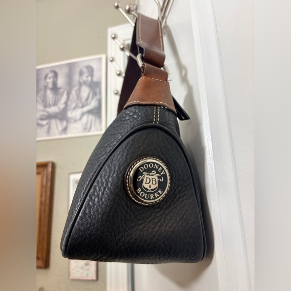 Vintage Dooney & Bourke AWL Shoulder Bag - Picture 4 of 13